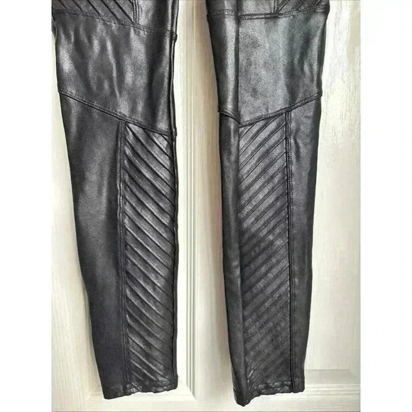 SPANX Women’s Faux Leather MOTO Leggings Black Size Small Shiny Stretch - Picture 2 of 8